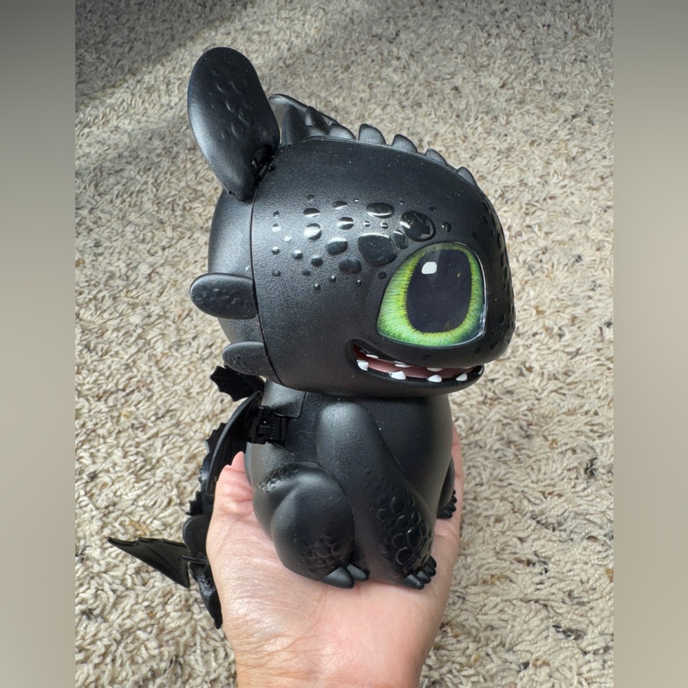 Toothless Dragon Figure with Motion and sounds. +1 extra - Picture 6 of 11